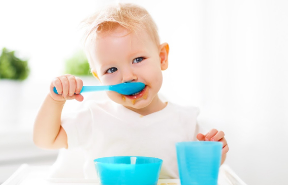«Несварение желудка» у ребёнка: что делать и как помочь детскому пищеварению?